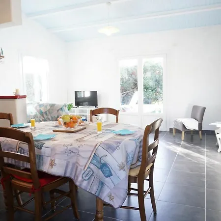 Holiday home Maison De A 600m De La Plage, Jardin Clos, Terrasse Plein Sud, 5 Couchages, - Fr-1-224b-618 *