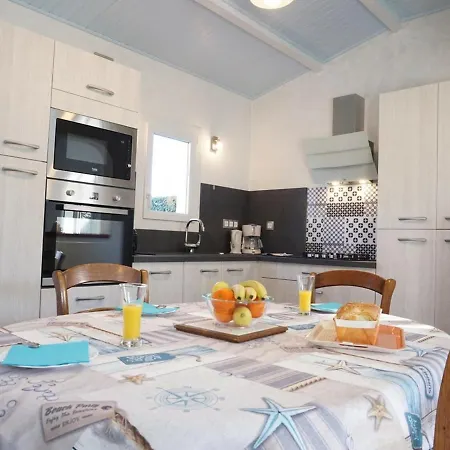 Holiday home Maison De A 600m De La Plage, Jardin Clos, Terrasse Plein Sud, 5 Couchages, - Fr-1-224b-618 *